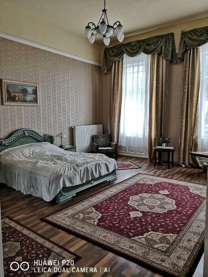 Bed and Breakfast Kakukk Panzio Nyírbátor Exterior foto
